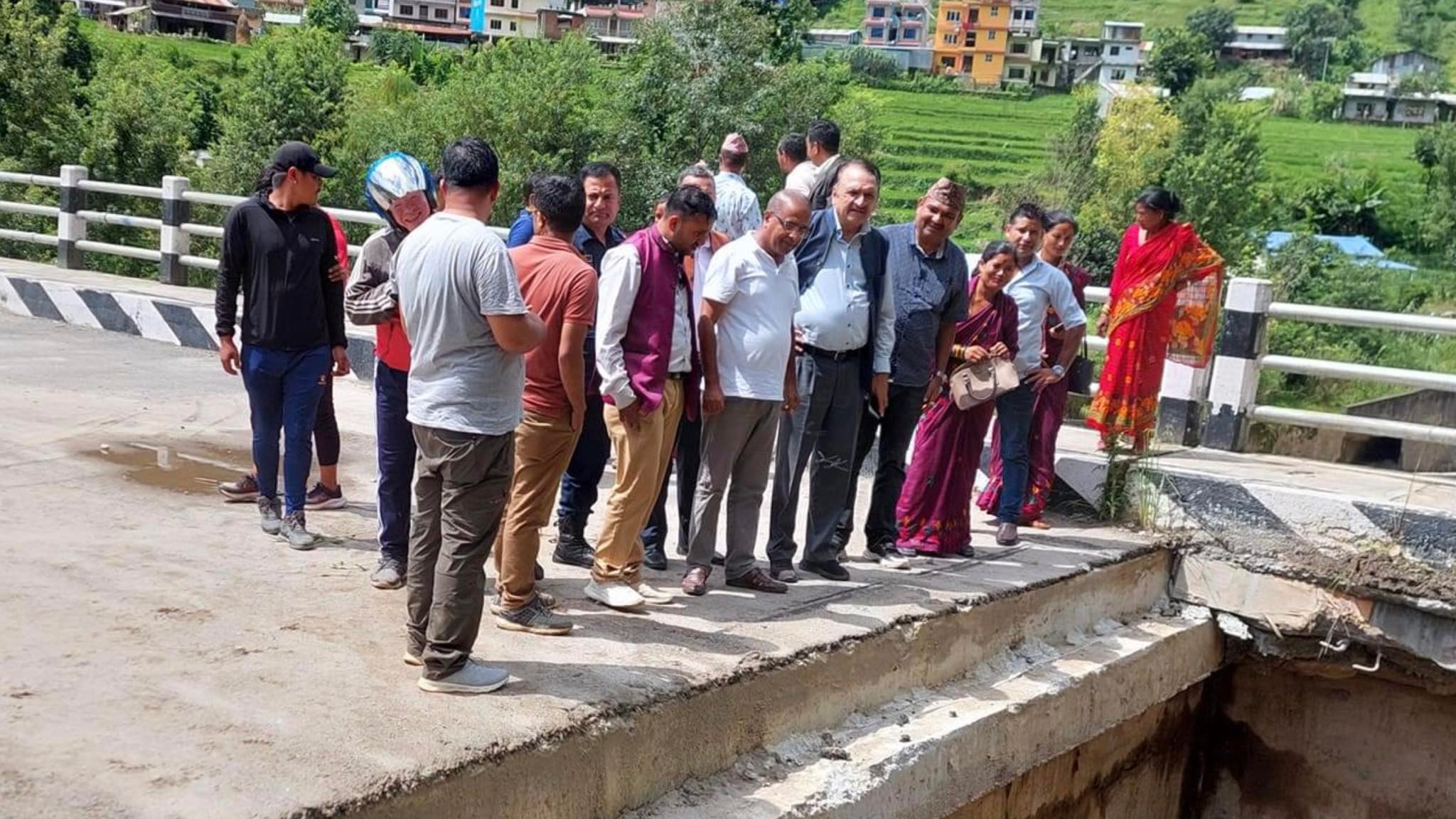 सांसद र उपसभामुखपछि कांग्रेस प्रवक्ता नुवाकोट बाढी प्रभावित क्षेत्रमा